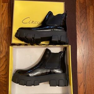 Sam Edelman Darielle Lug Sole Chelsea Boots